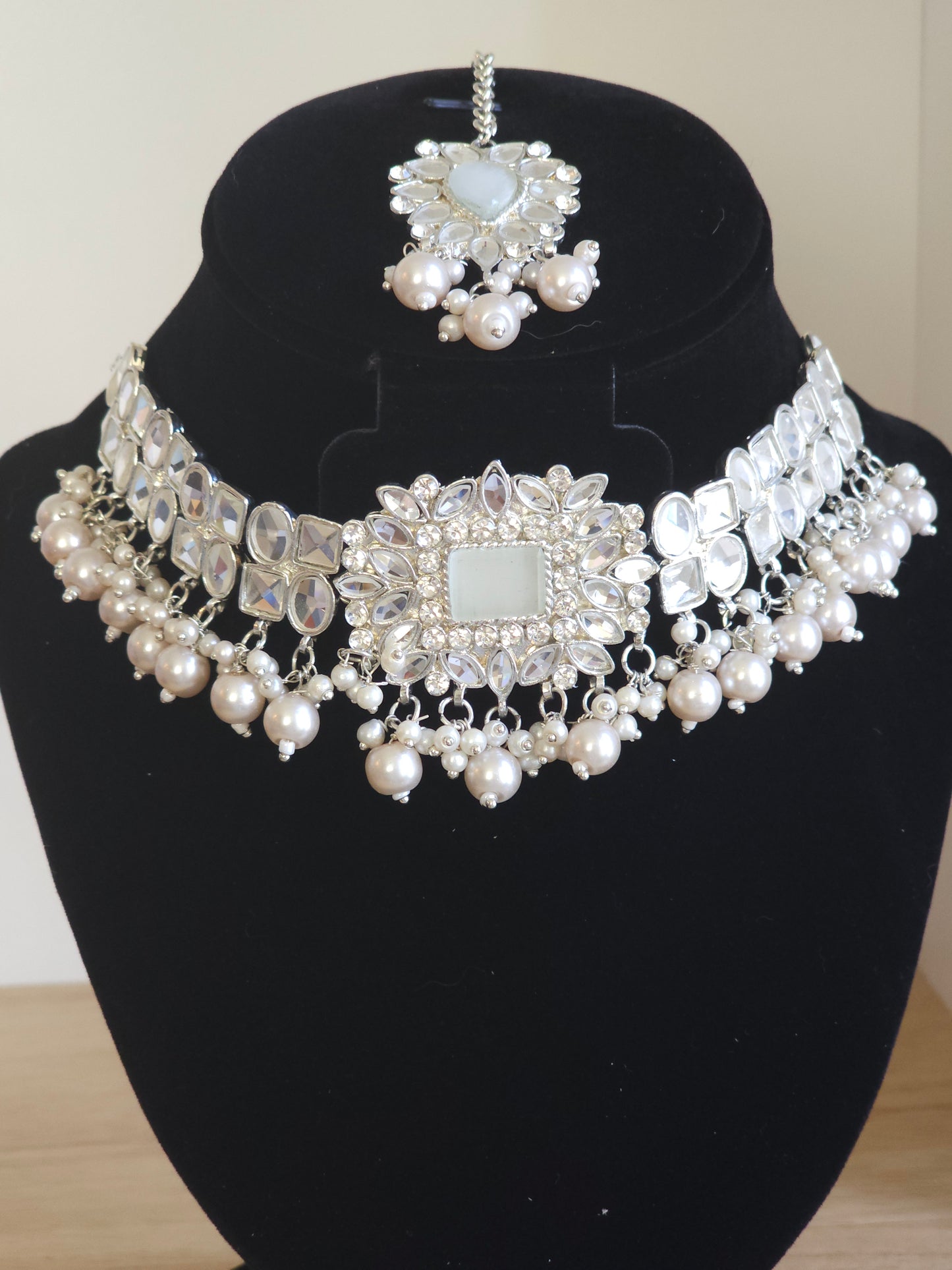 Kundan Choker Set