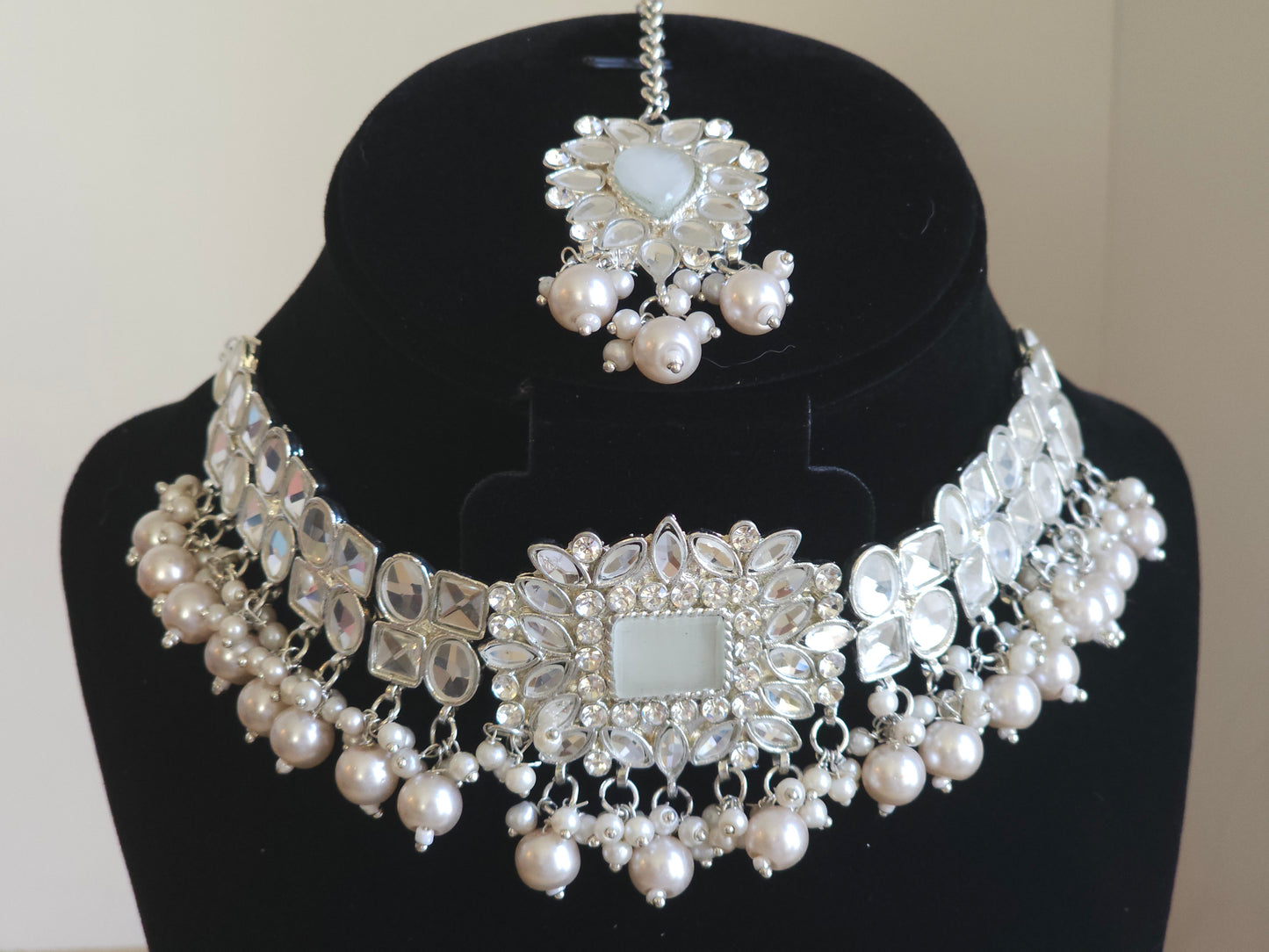 Kundan Choker Set
