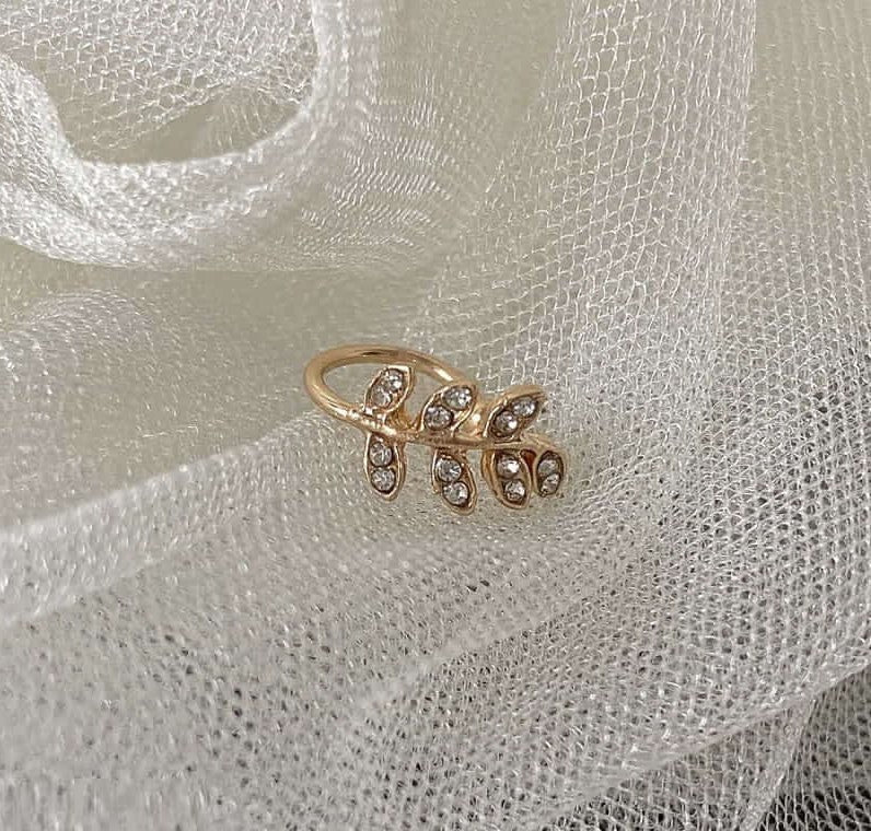 Leaf Single Ear Cuff