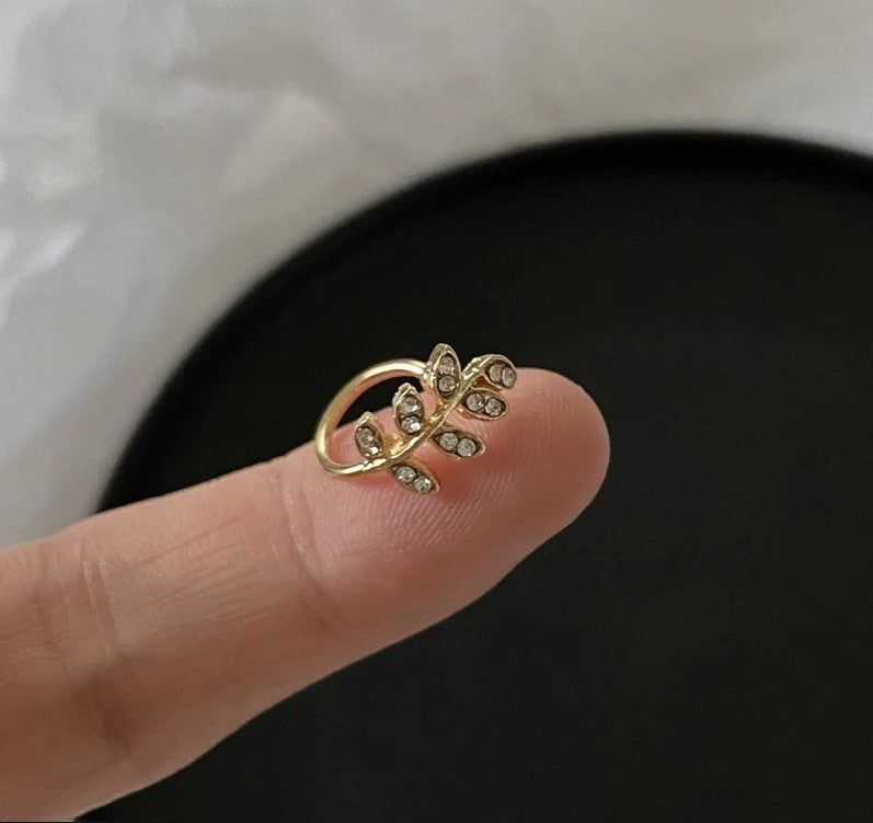 Leaf Single Ear Cuff
