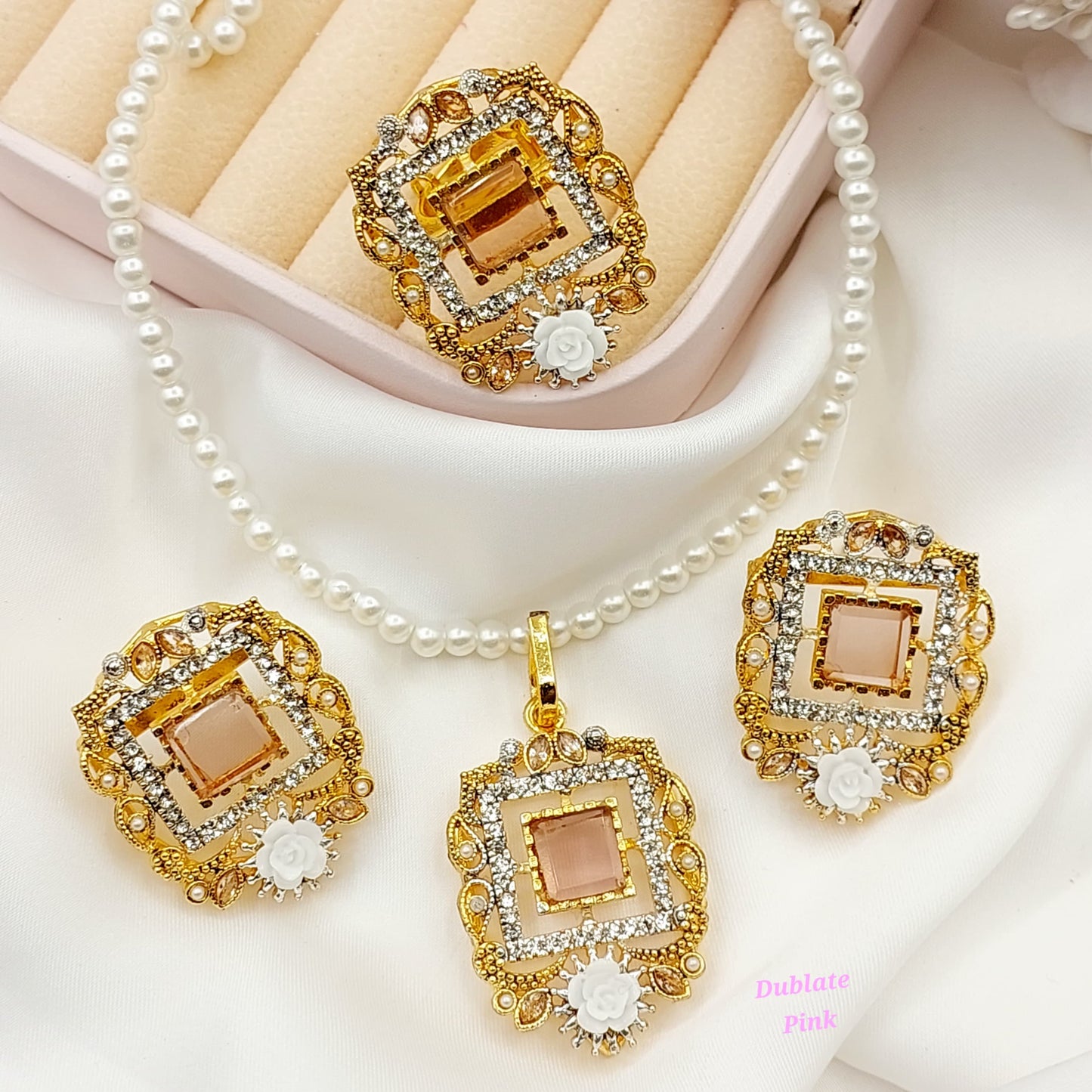 Champaign Square Necklace Set